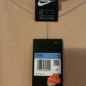 Brand new Womens Nike Dress, size M